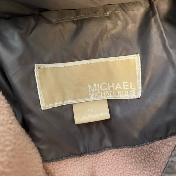 Michael Kors Toddlers Jacket Size: 3T Color: Gray and Light Pink - Picture 6 of 14